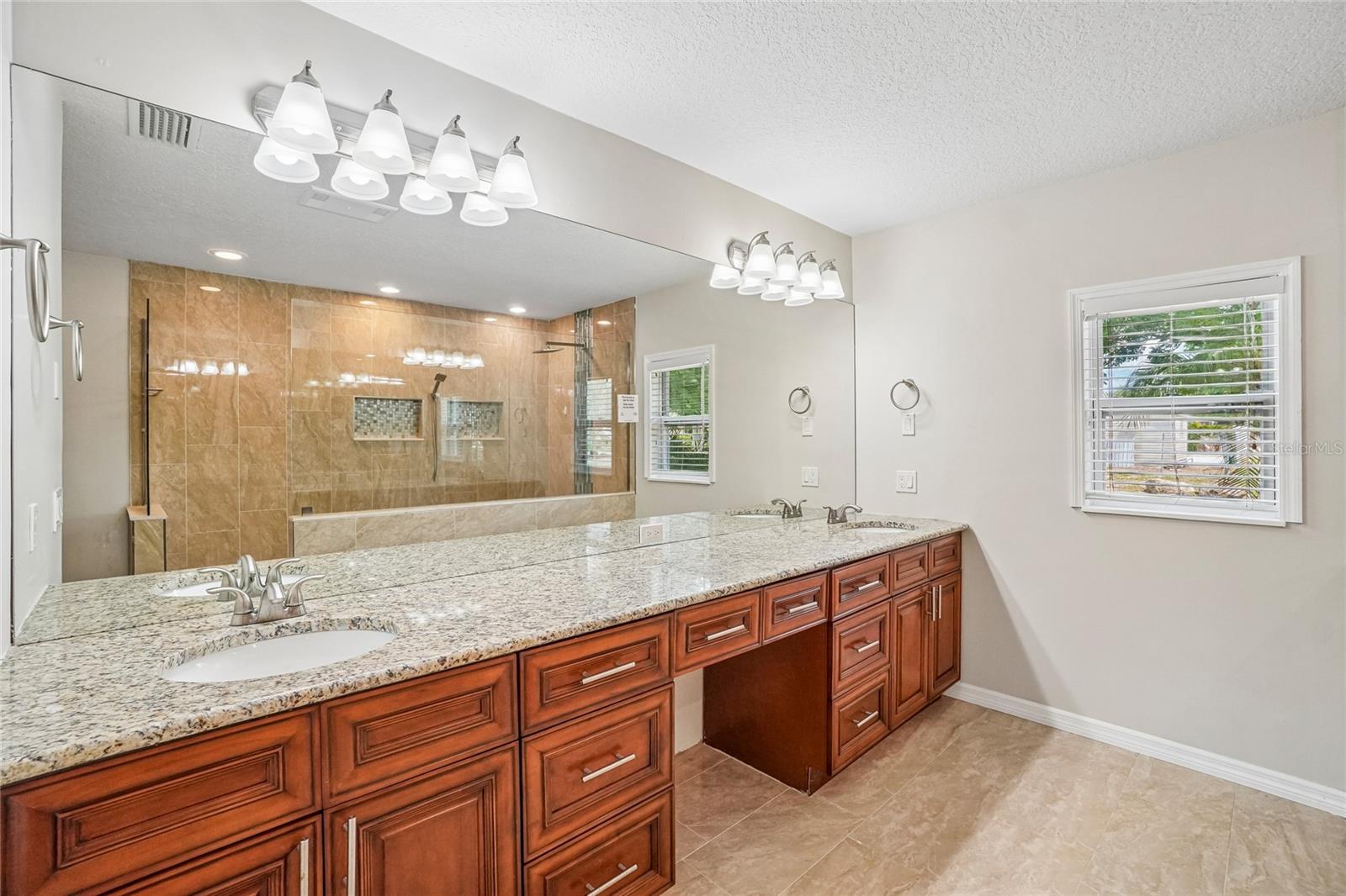 5609 EXECUTIVE DR, NEW PORT RICHEY, FL — photo 52