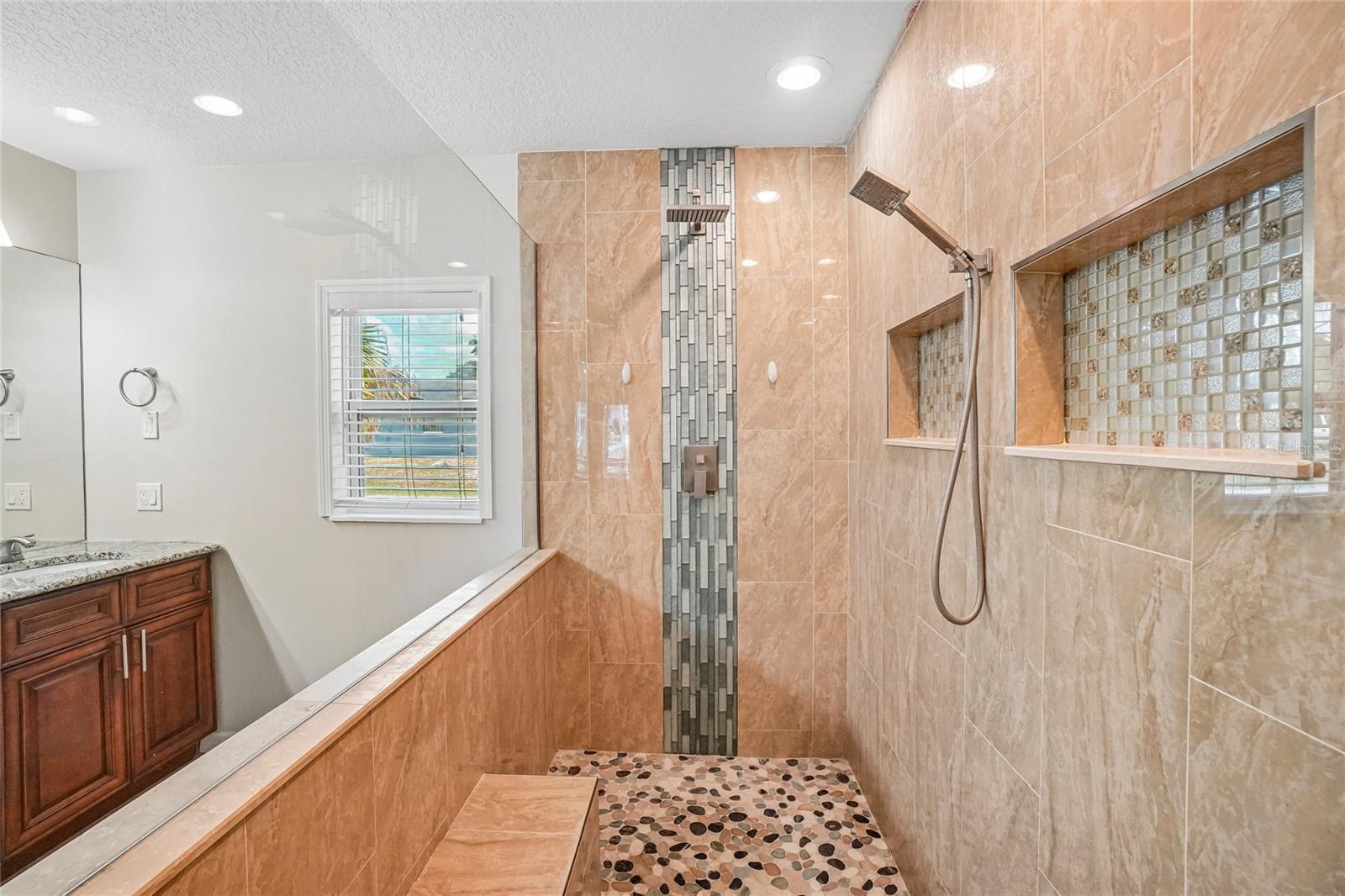 5609 EXECUTIVE DR, NEW PORT RICHEY, FL — photo 53