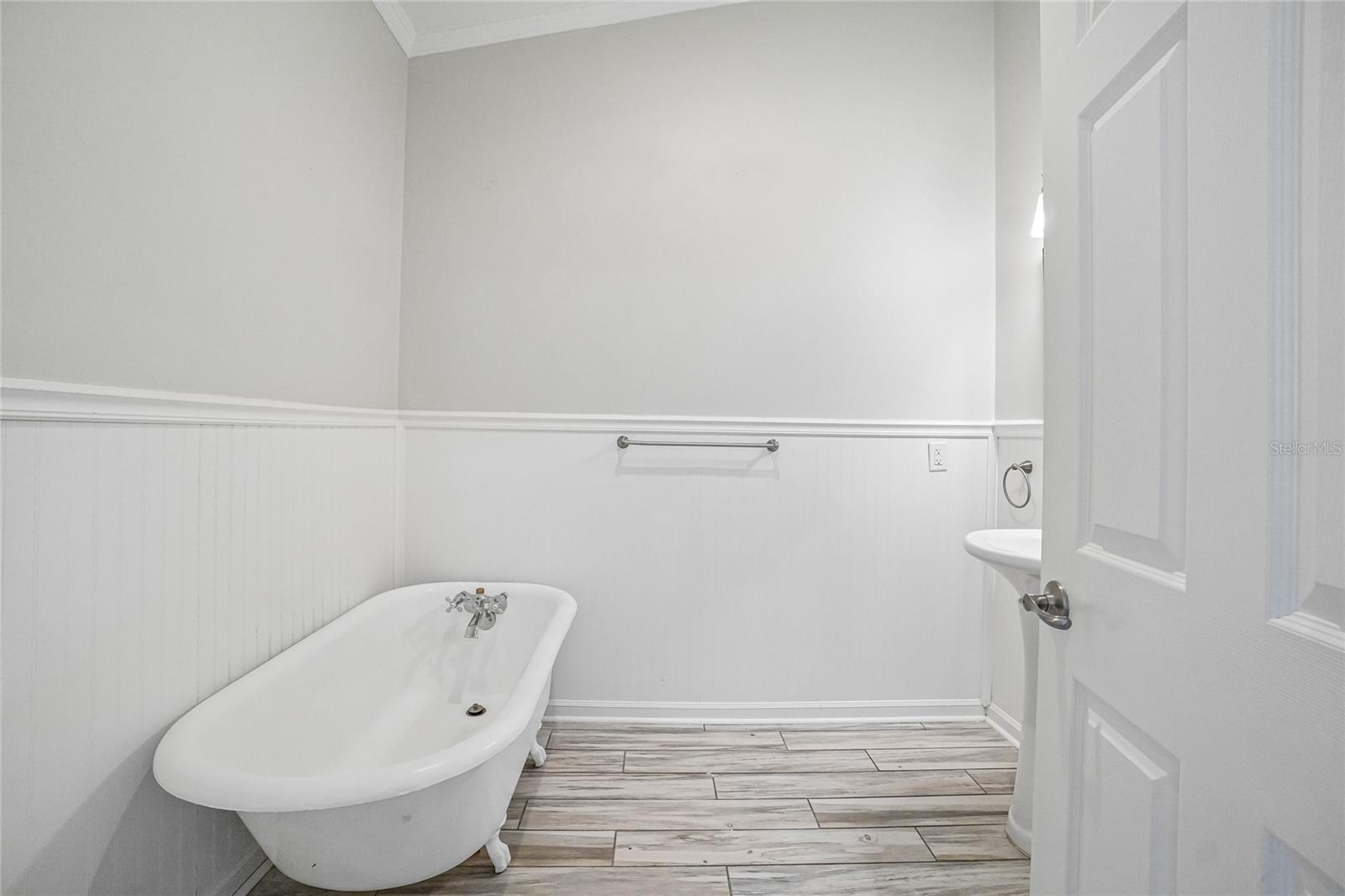5609 EXECUTIVE DR, NEW PORT RICHEY, FL — photo 54
