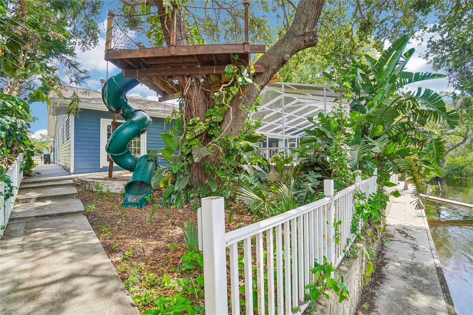 5609 EXECUTIVE DR, NEW PORT RICHEY, FL — photo 59