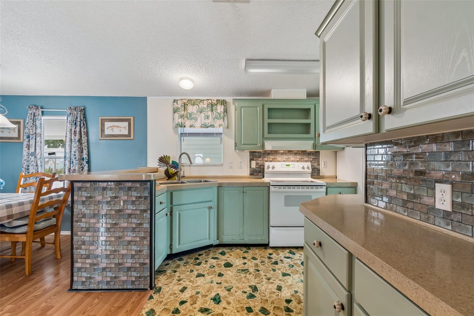 37644 PINATA AVE, ZEPHYRHILLS, FL — photo 25