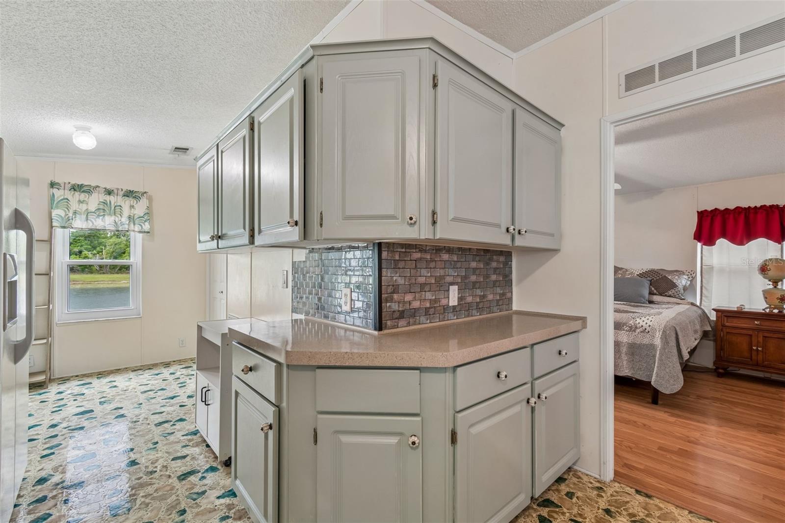 37644 PINATA AVE, ZEPHYRHILLS, FL — photo 27