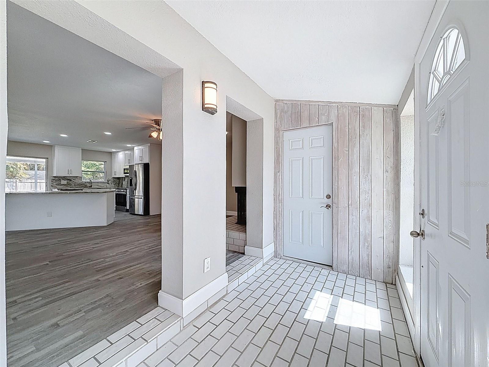 4221 SHORE ACRES BLVD NE, ST PETERSBURG, FL — photo 3