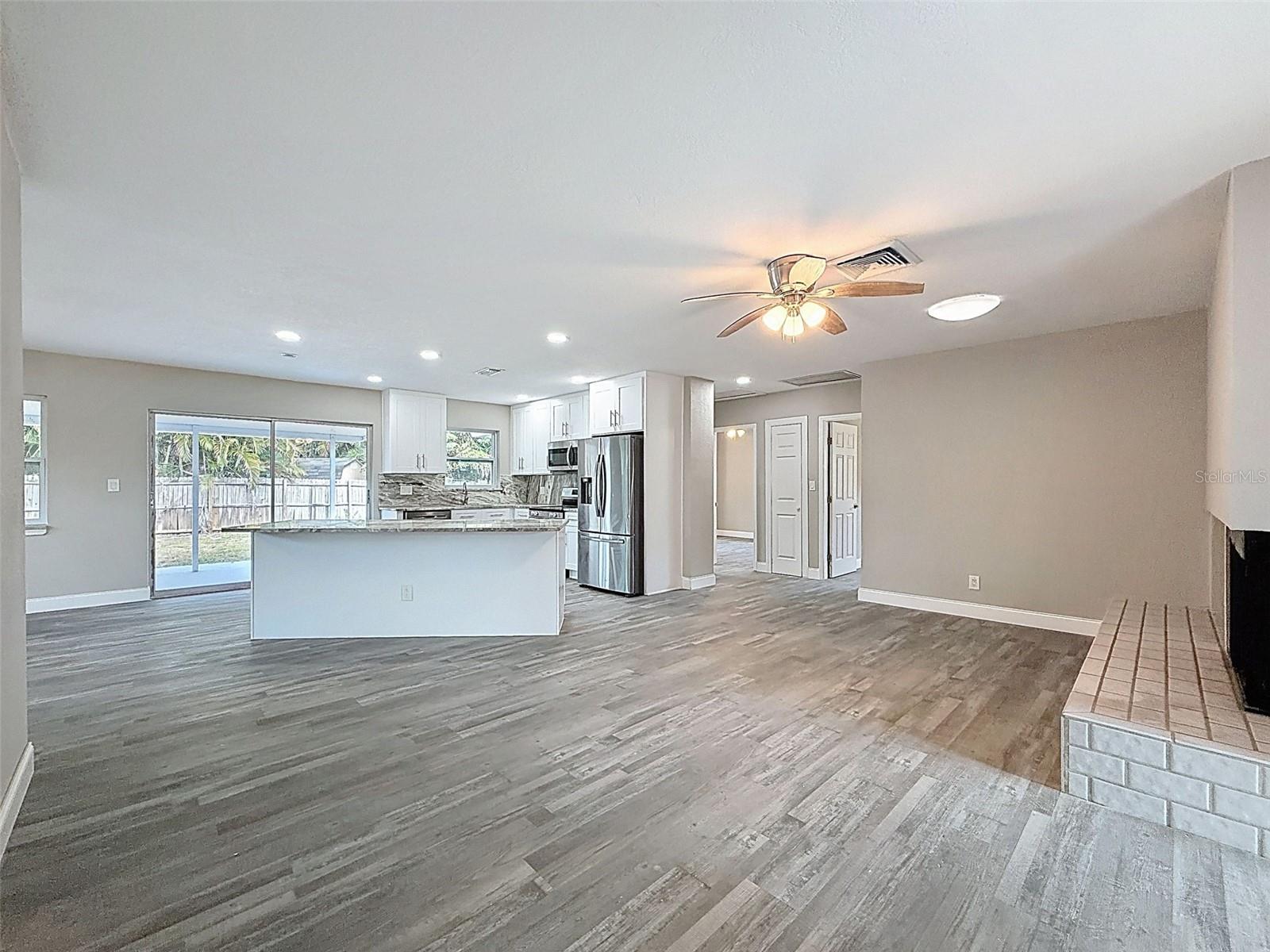4221 SHORE ACRES BLVD NE, ST PETERSBURG, FL — photo 4