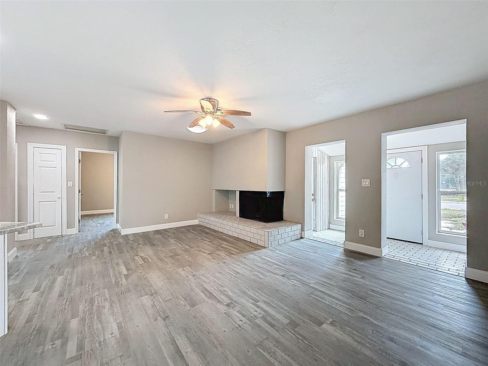 4221 SHORE ACRES BLVD NE, ST PETERSBURG, FL — photo 5