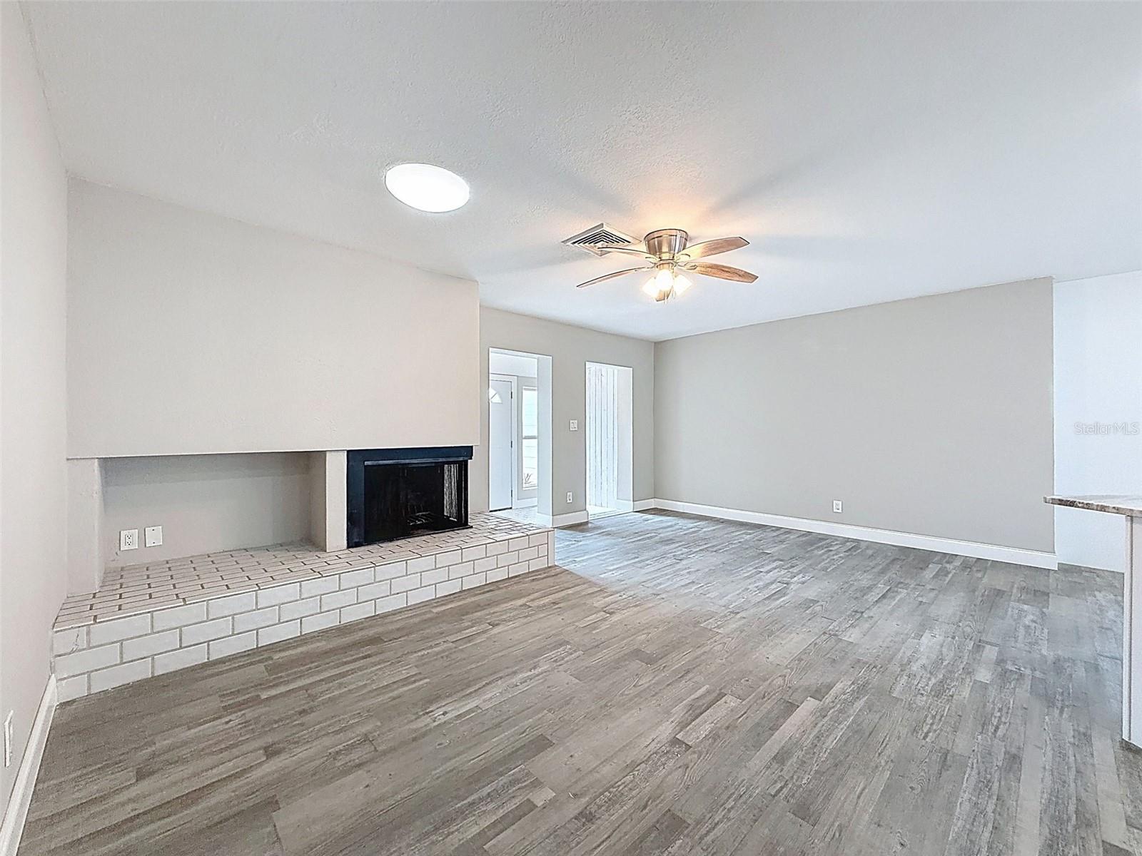4221 SHORE ACRES BLVD NE, ST PETERSBURG, FL — photo 6