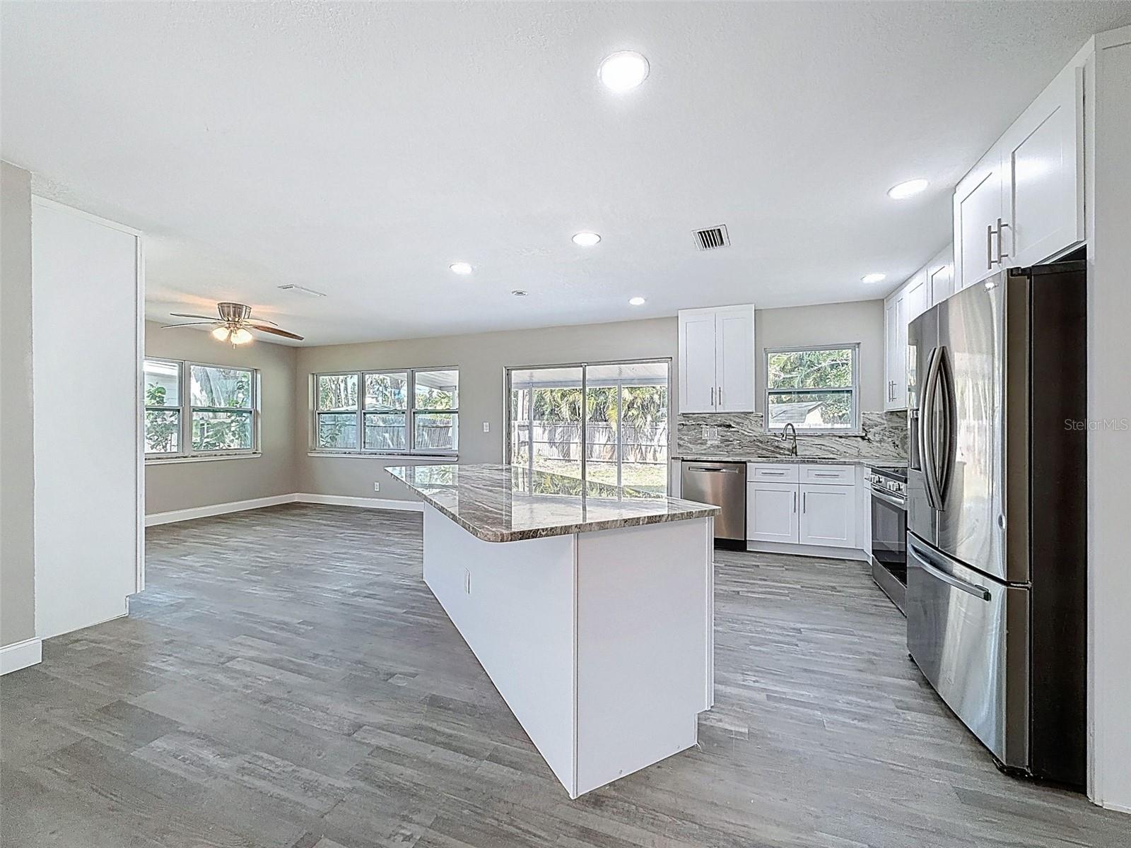 4221 SHORE ACRES BLVD NE, ST PETERSBURG, FL — photo 8
