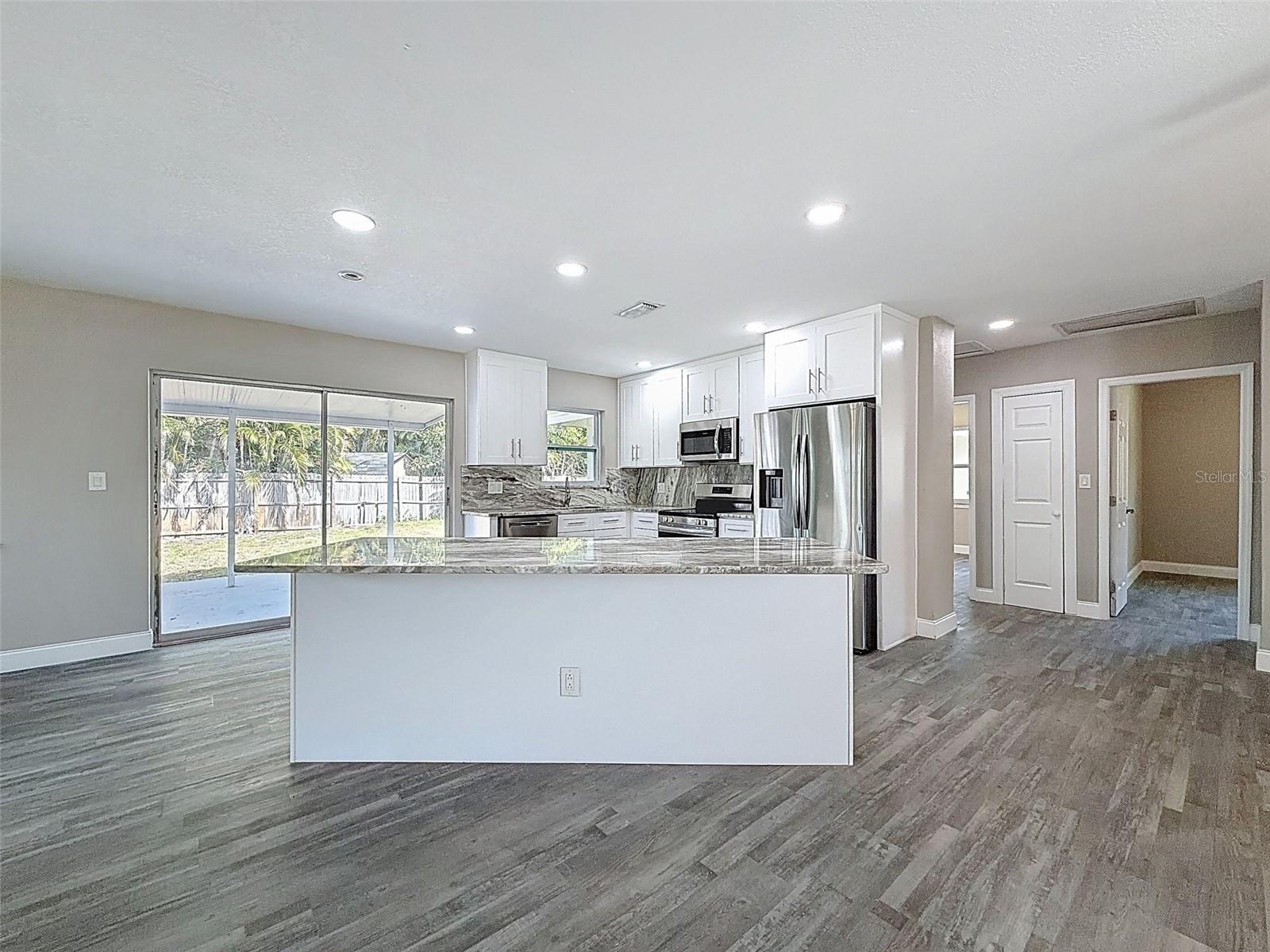 4221 SHORE ACRES BLVD NE, ST PETERSBURG, FL — photo 9