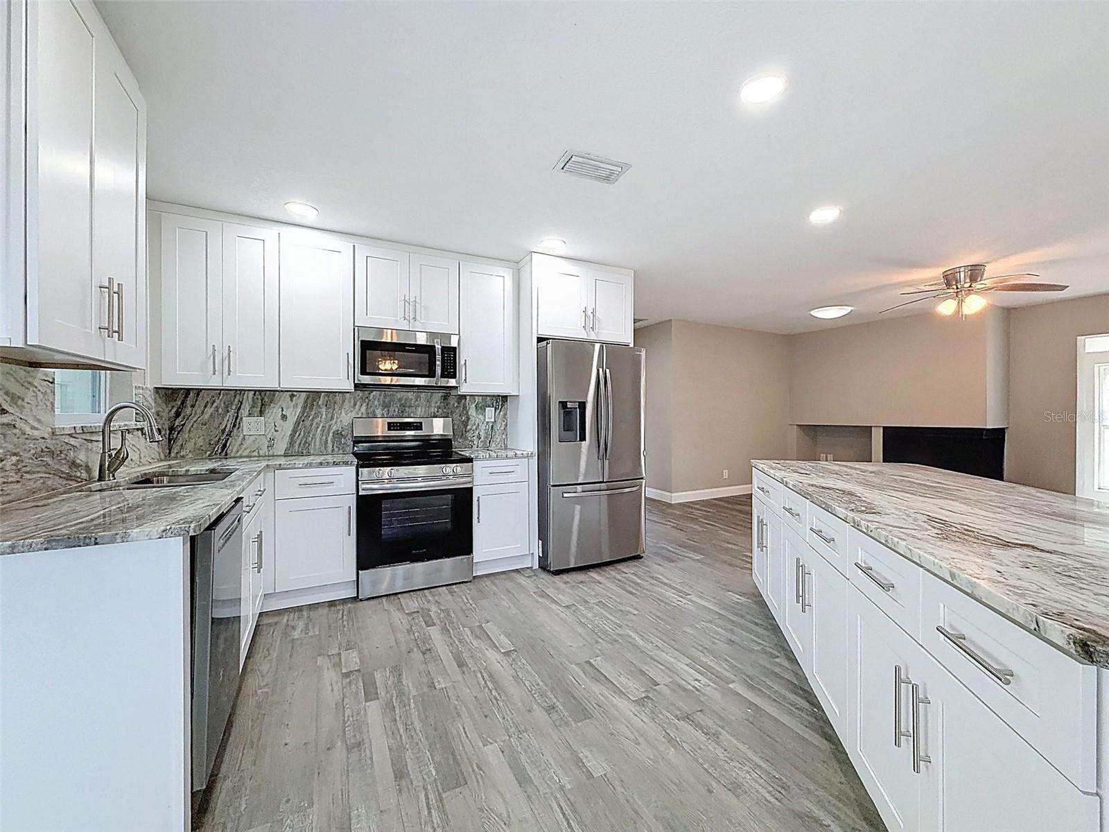 4221 SHORE ACRES BLVD NE, ST PETERSBURG, FL — photo 12