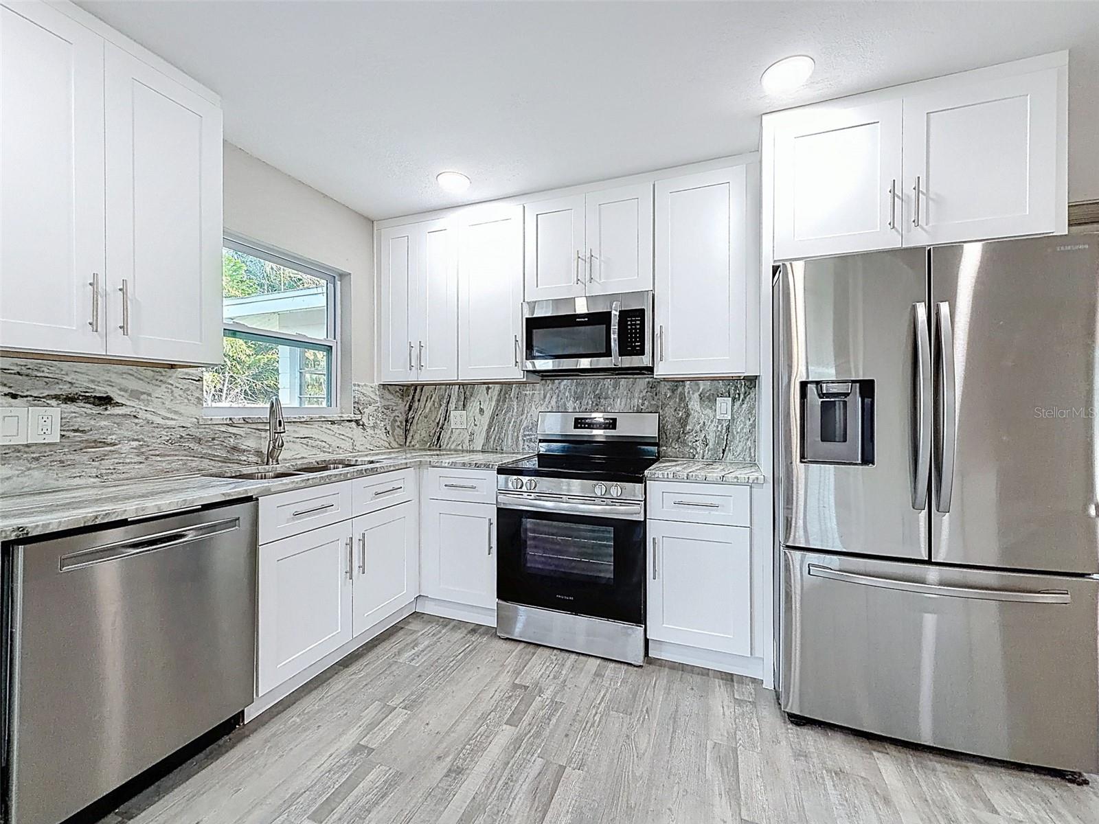 4221 SHORE ACRES BLVD NE, ST PETERSBURG, FL — photo 14