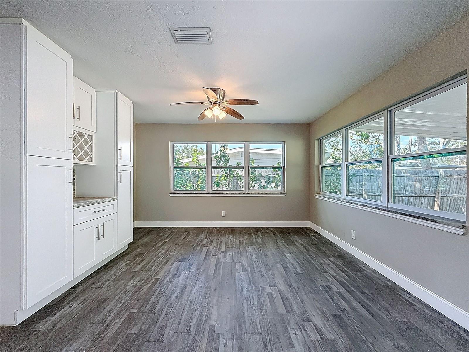 4221 SHORE ACRES BLVD NE, ST PETERSBURG, FL — photo 16