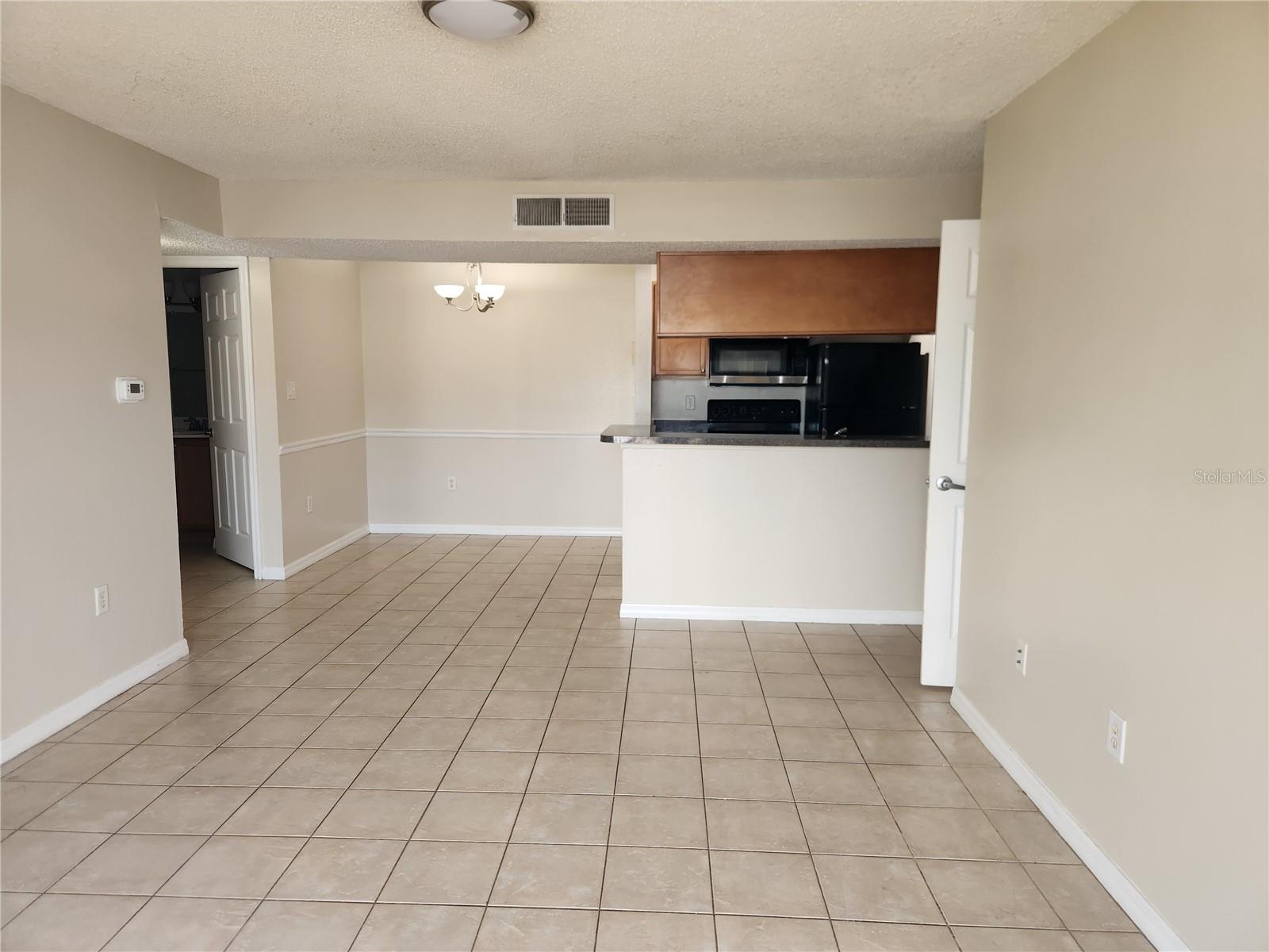 803 LAKE HAVEN SQ #101, BRANDON, FL — photo 2