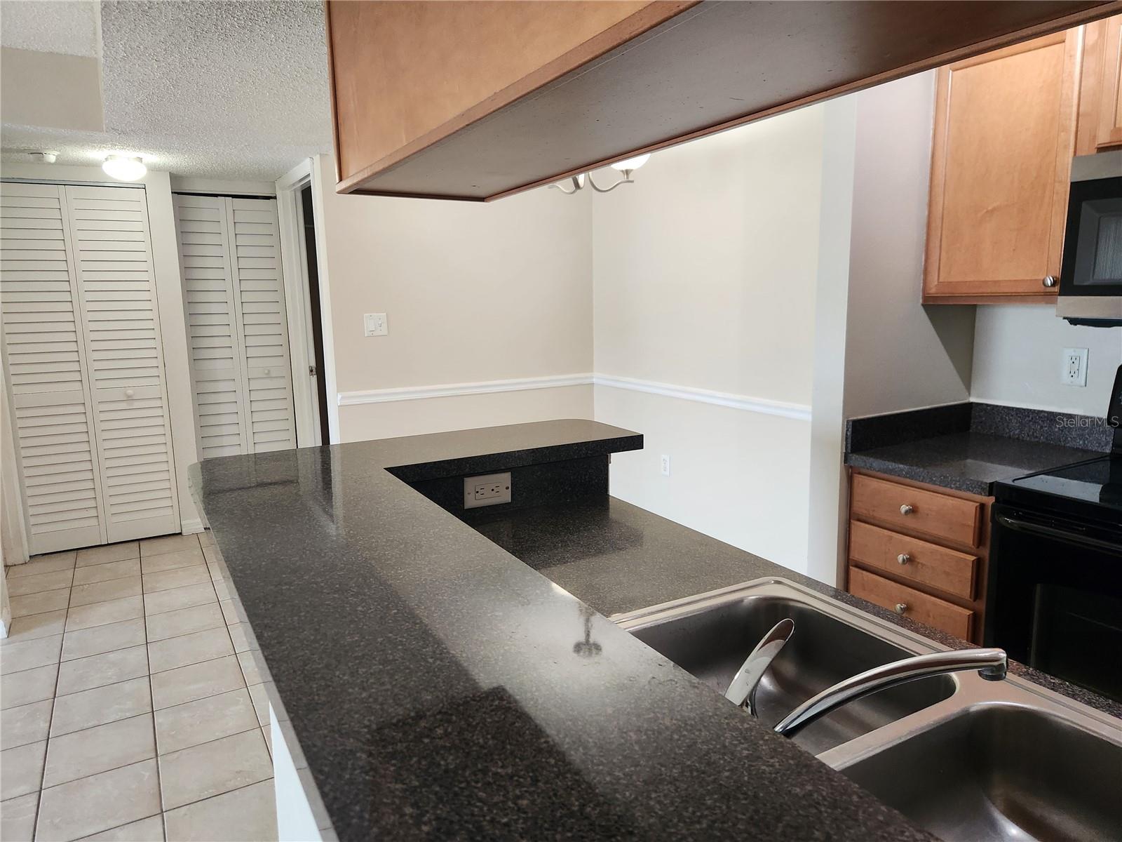 803 LAKE HAVEN SQ #101, BRANDON, FL — photo 7