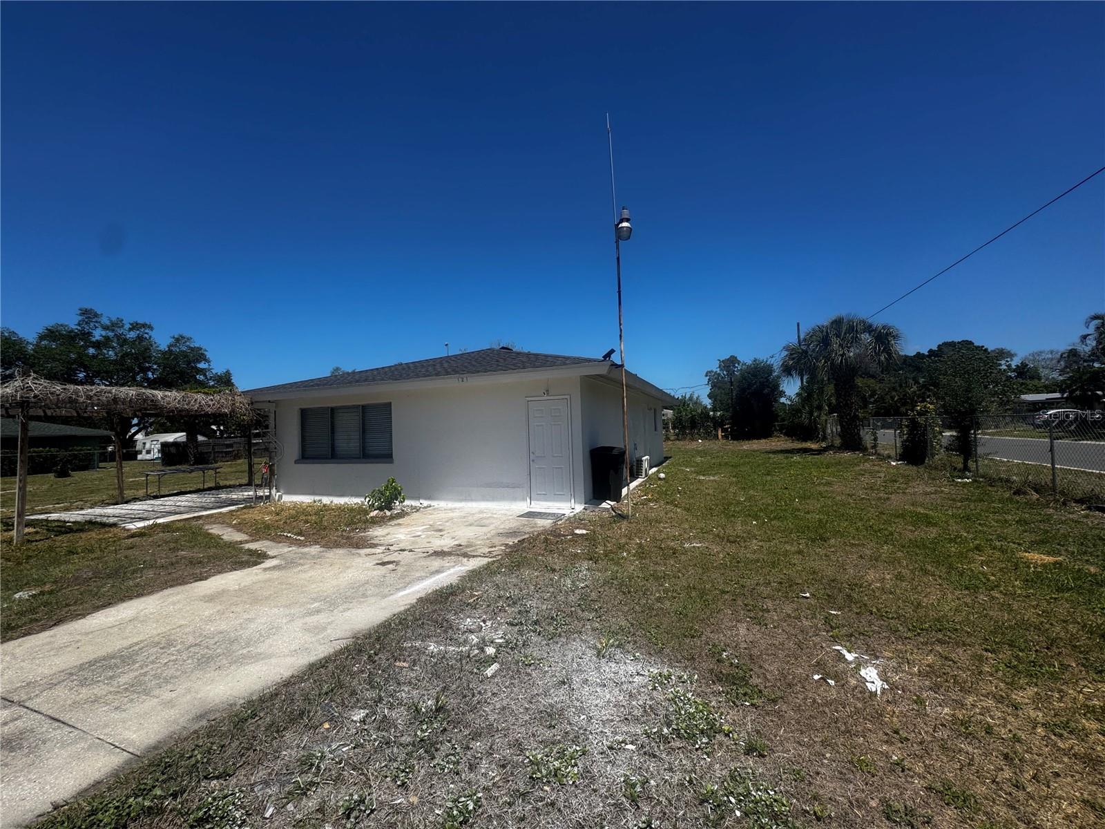 121 33RD AVE E, BRADENTON, FL