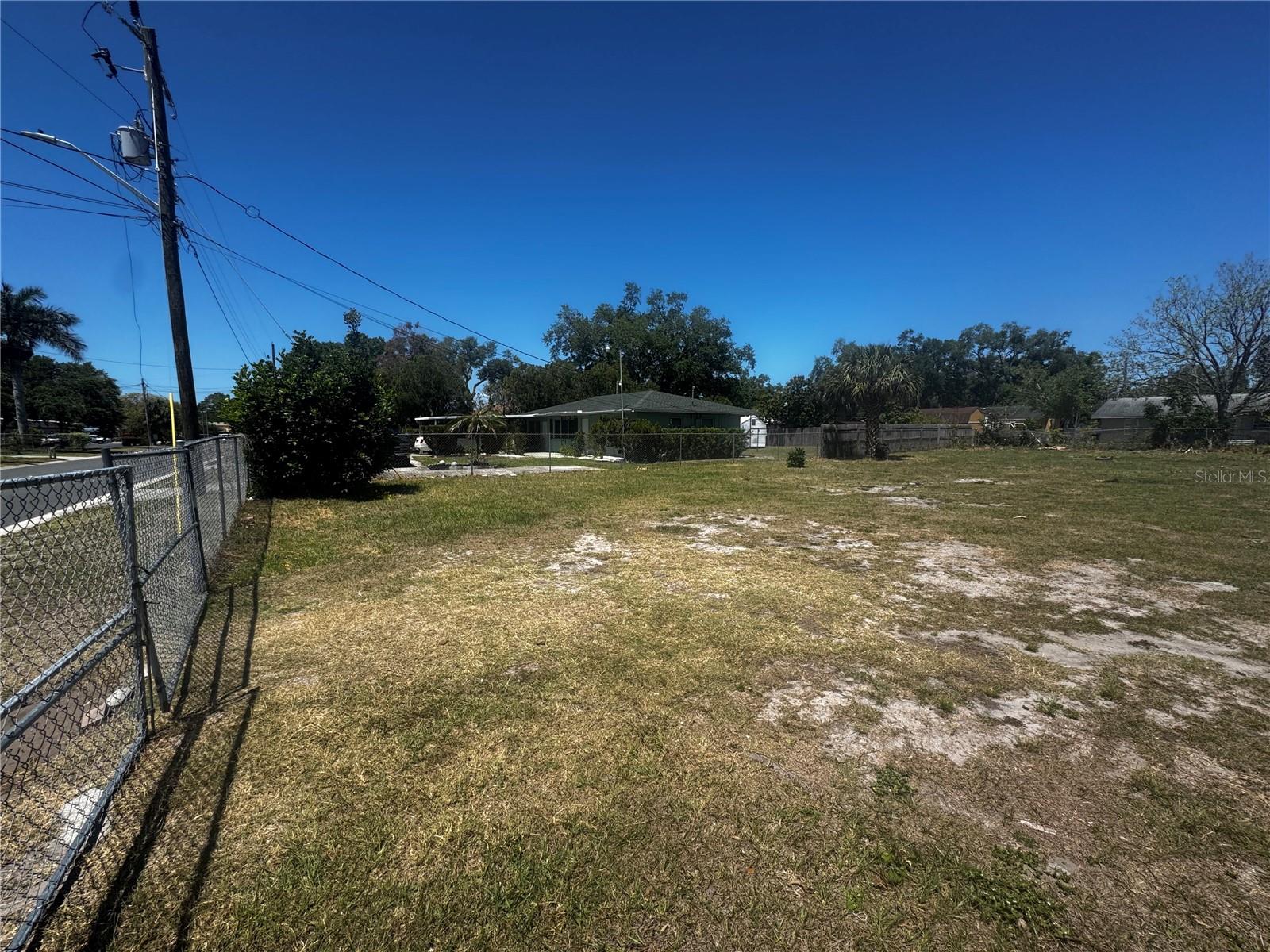 121 33RD AVE E, BRADENTON, FL — photo 2