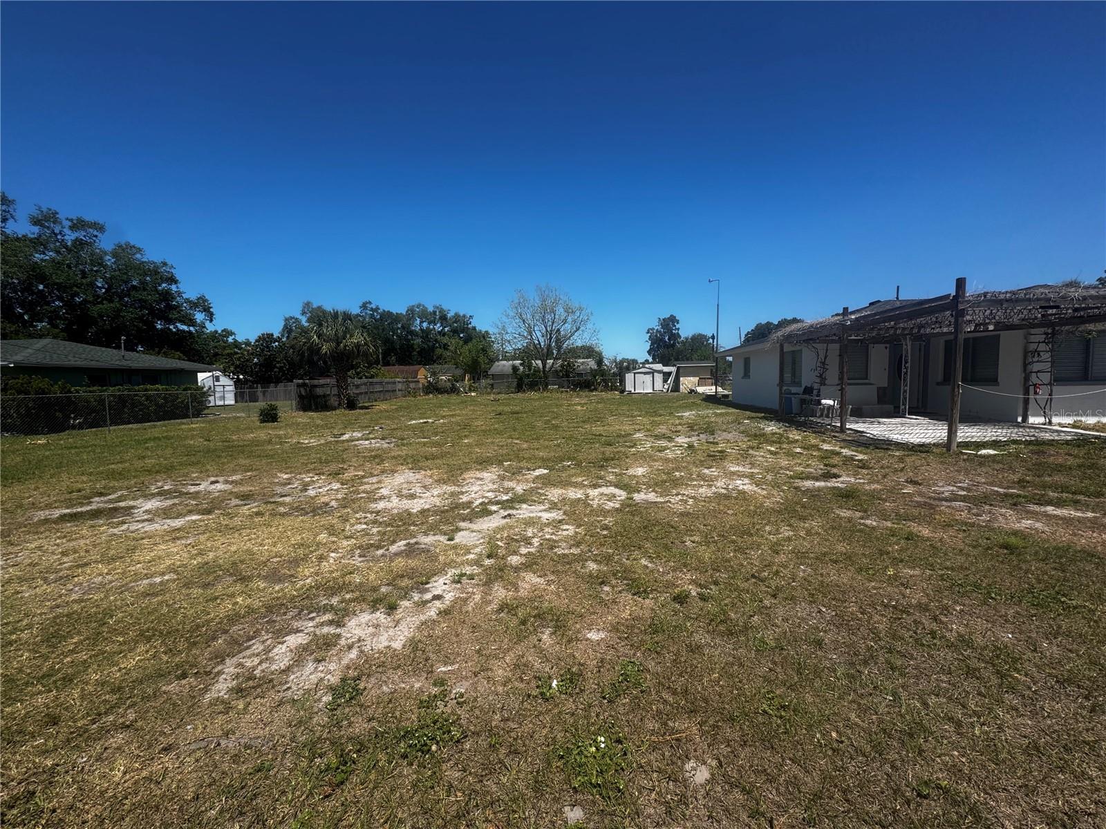 121 33RD AVE E, BRADENTON, FL — photo 3