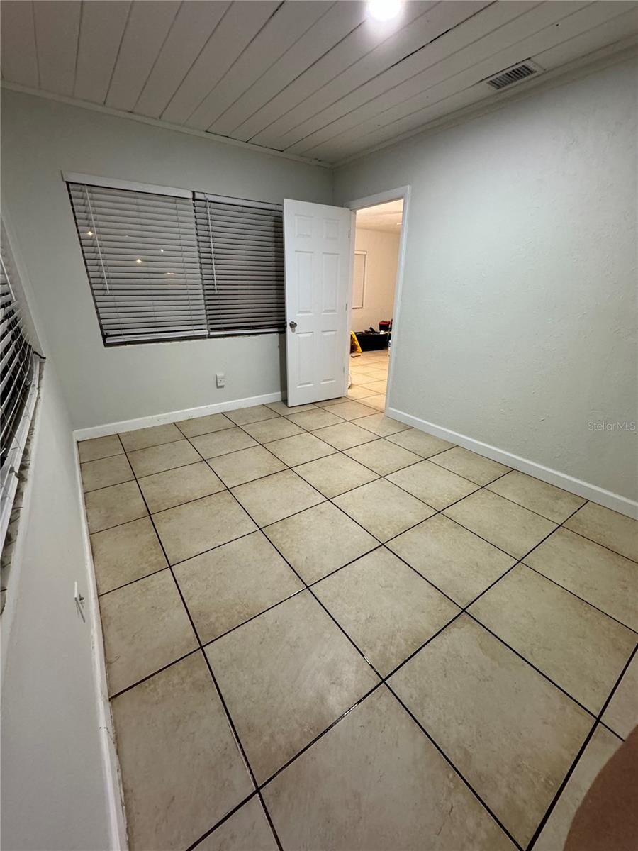 121 33RD AVE E, BRADENTON, FL — photo 10