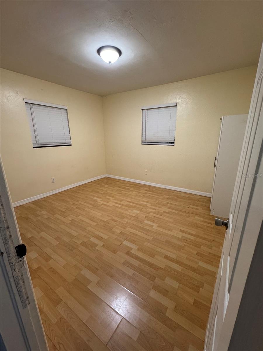 121 33RD AVE E, BRADENTON, FL — photo 15