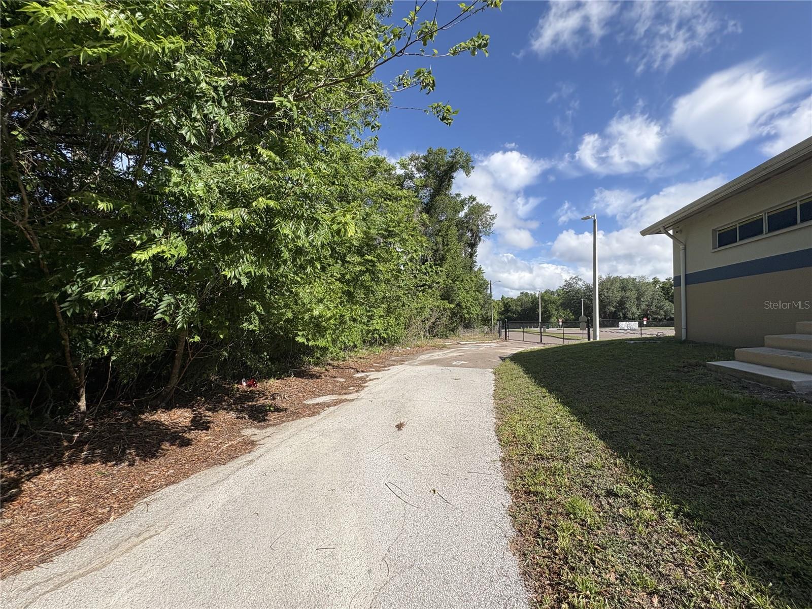 14527 13TH ST, DADE CITY, FL — photo 2