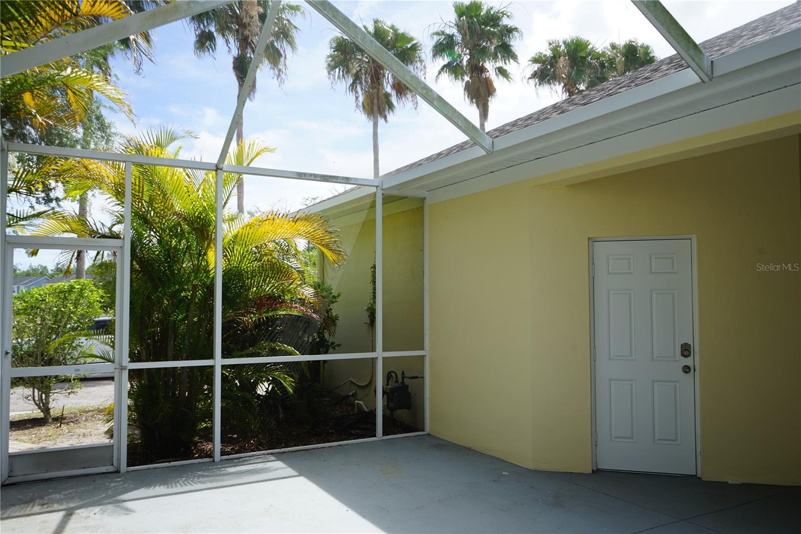 201 SUNSET CREST CT, APOLLO BEACH, FL — photo 3