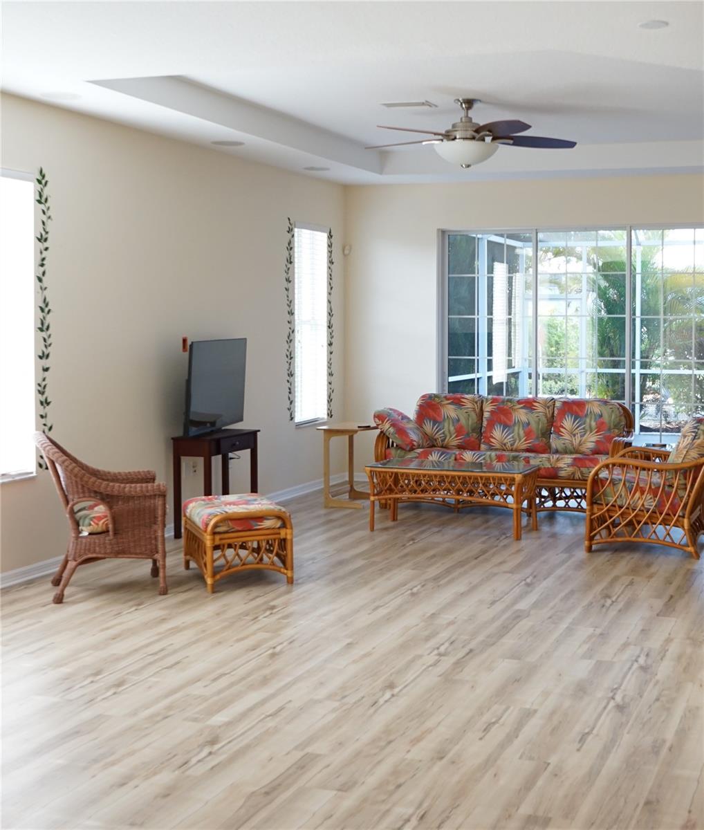 201 SUNSET CREST CT, APOLLO BEACH, FL — photo 9