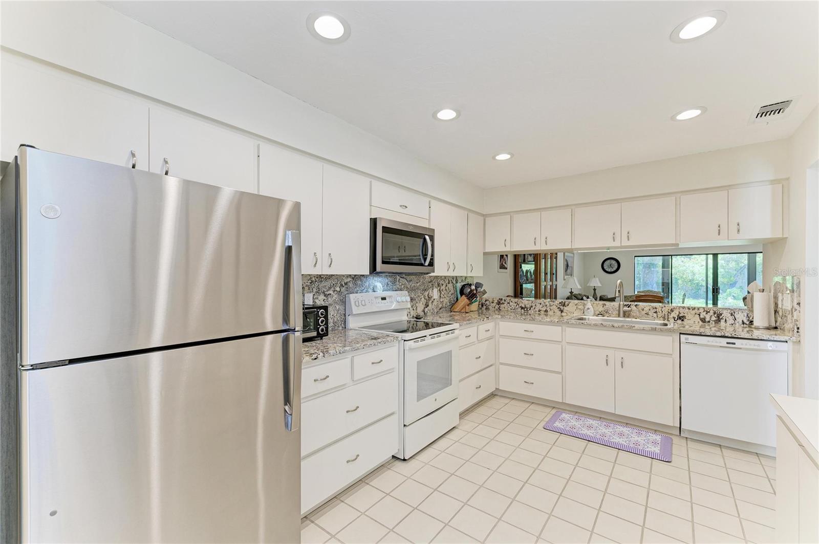 3946 WILSHIRE CIR E #168, SARASOTA, FL — photo 16