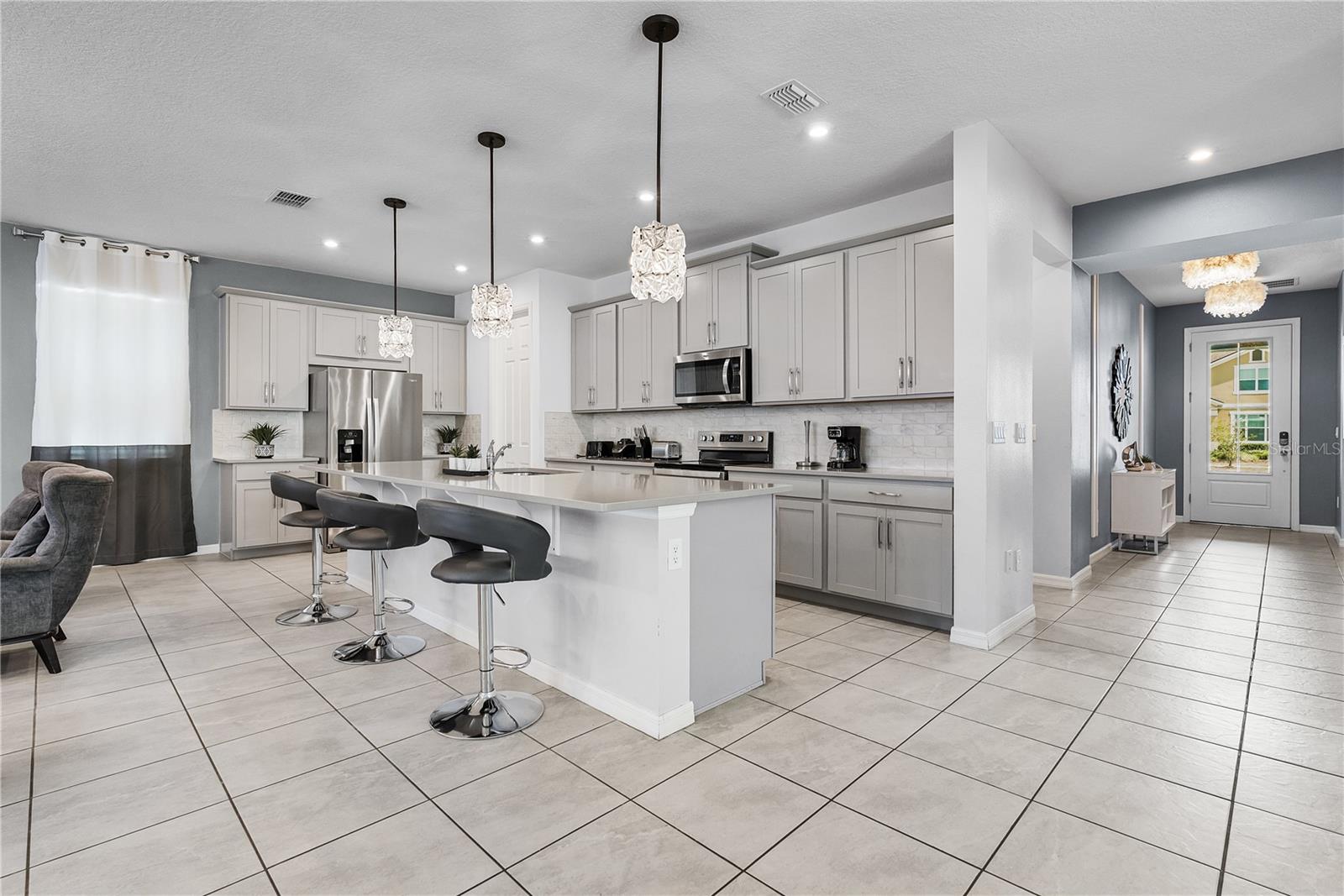 8915 TROPICAL HAVEN CT, KISSIMMEE, FL — photo 11