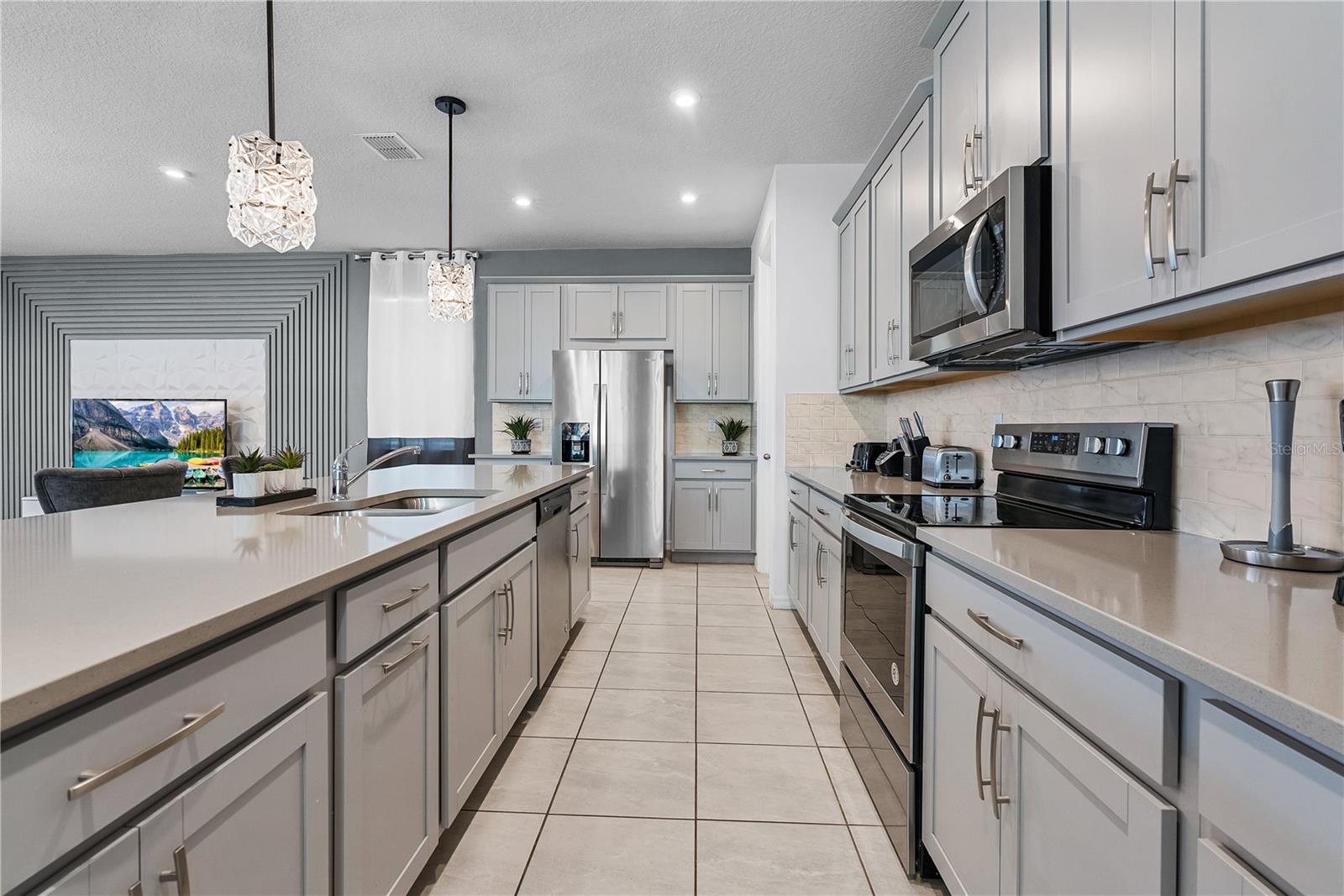 8915 TROPICAL HAVEN CT, KISSIMMEE, FL — photo 12