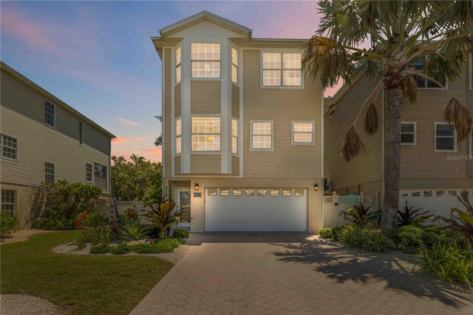 215 81ST ST, HOLMES BEACH, FL — photo 2
