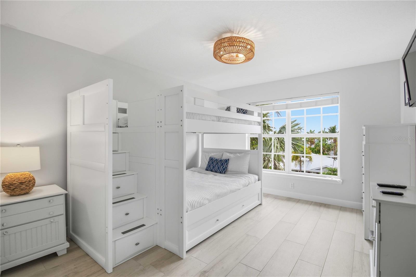 215 81ST ST, HOLMES BEACH, FL — photo 31