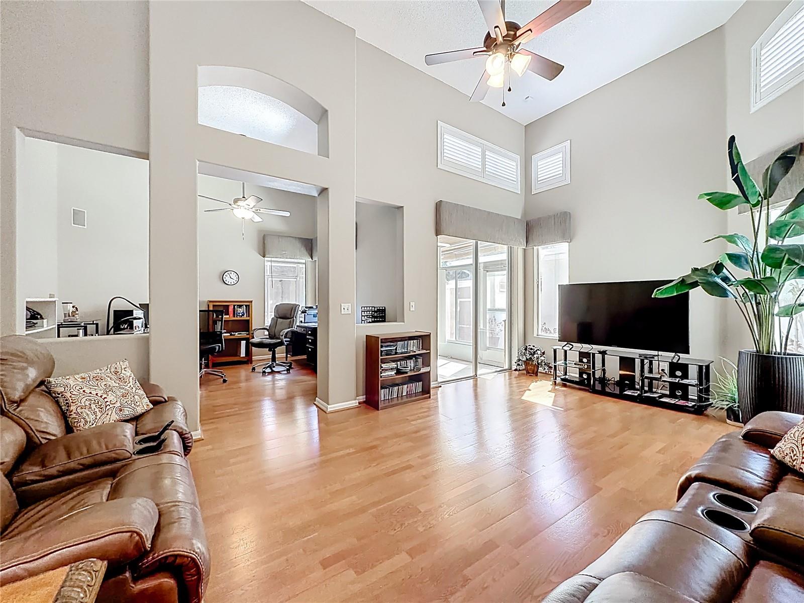 848 CREPE MYRTLE CIR, APOPKA, FL — photo 12