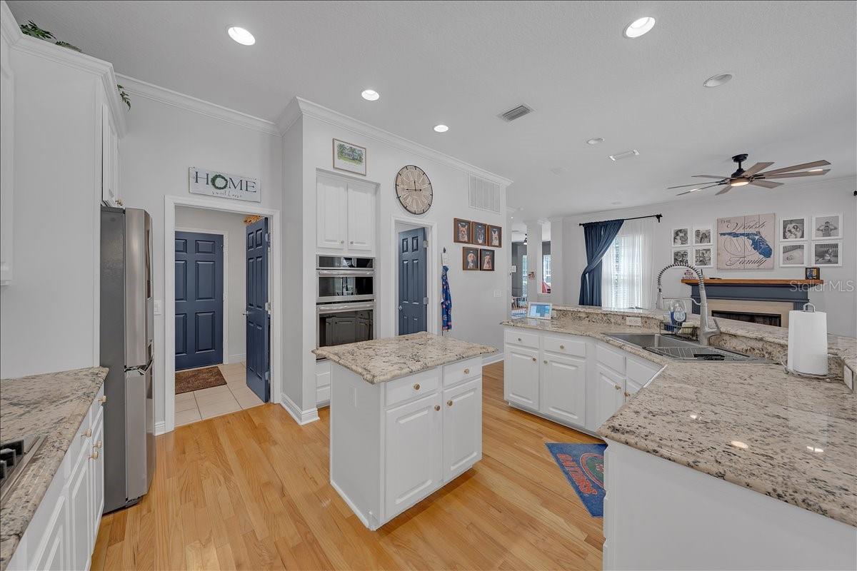 5913 FLATWOODS MANOR CIR, LITHIA, FL — photo 9