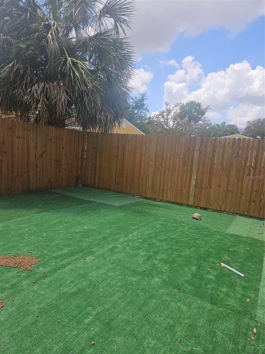5134 TENNIS COURT CIR, TAMPA, FL — photo 2