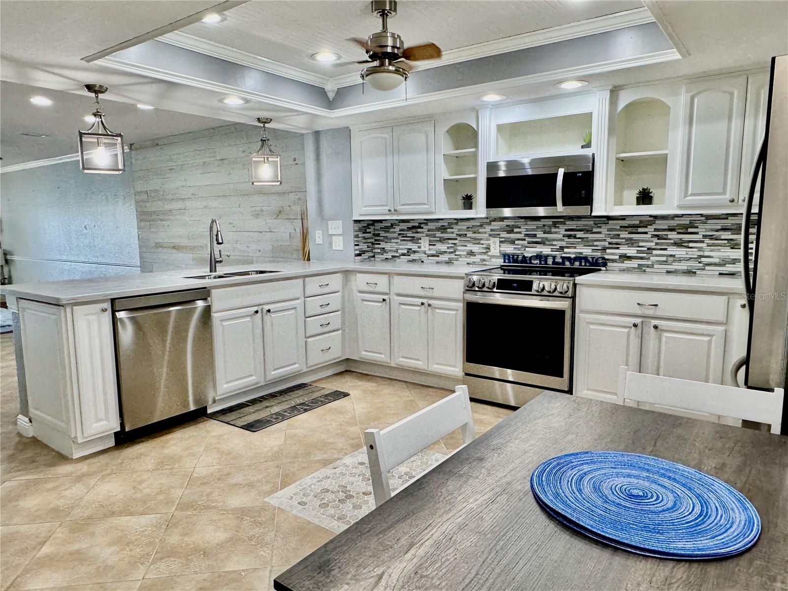 513 HAVEN POINT DR, TREASURE ISLAND, FL — photo 32