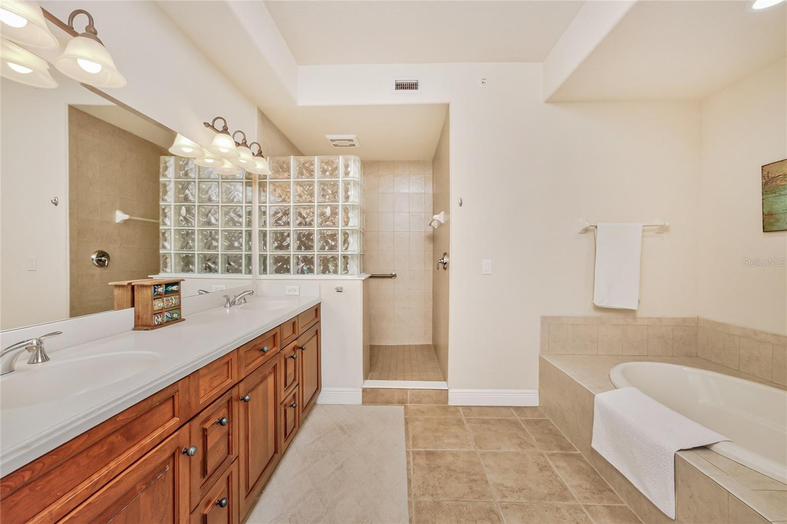 167 TAMPA AVE E #513, VENICE, FL — photo 36