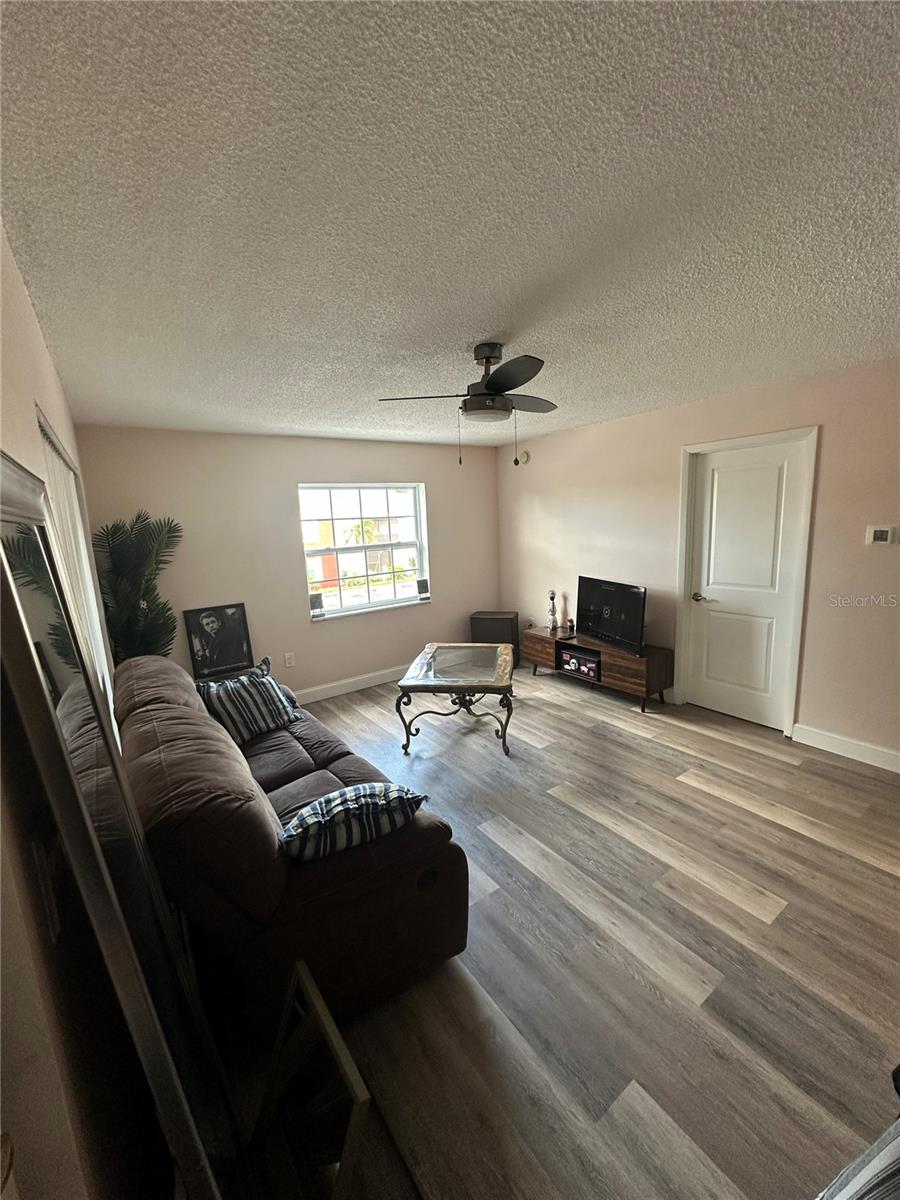 1084 82ND TER N #1084E, ST PETERSBURG, FL — photo 2