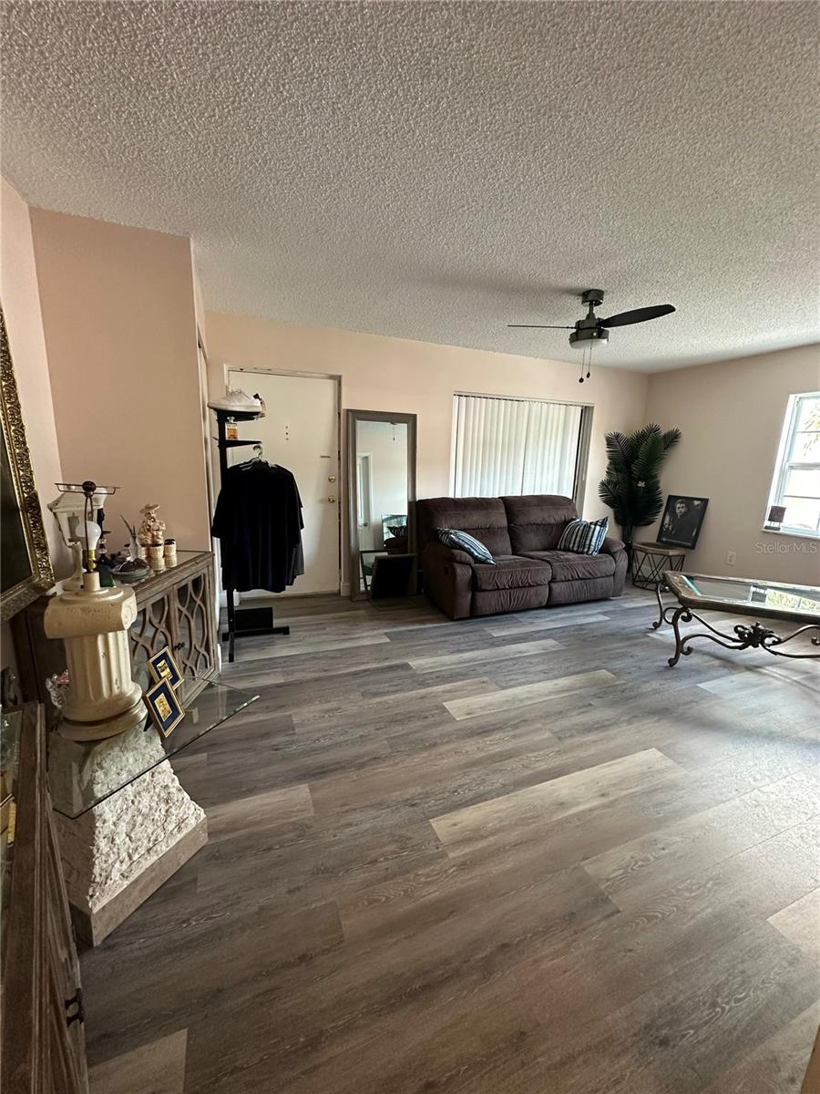 1084 82ND TER N #1084E, ST PETERSBURG, FL — photo 4