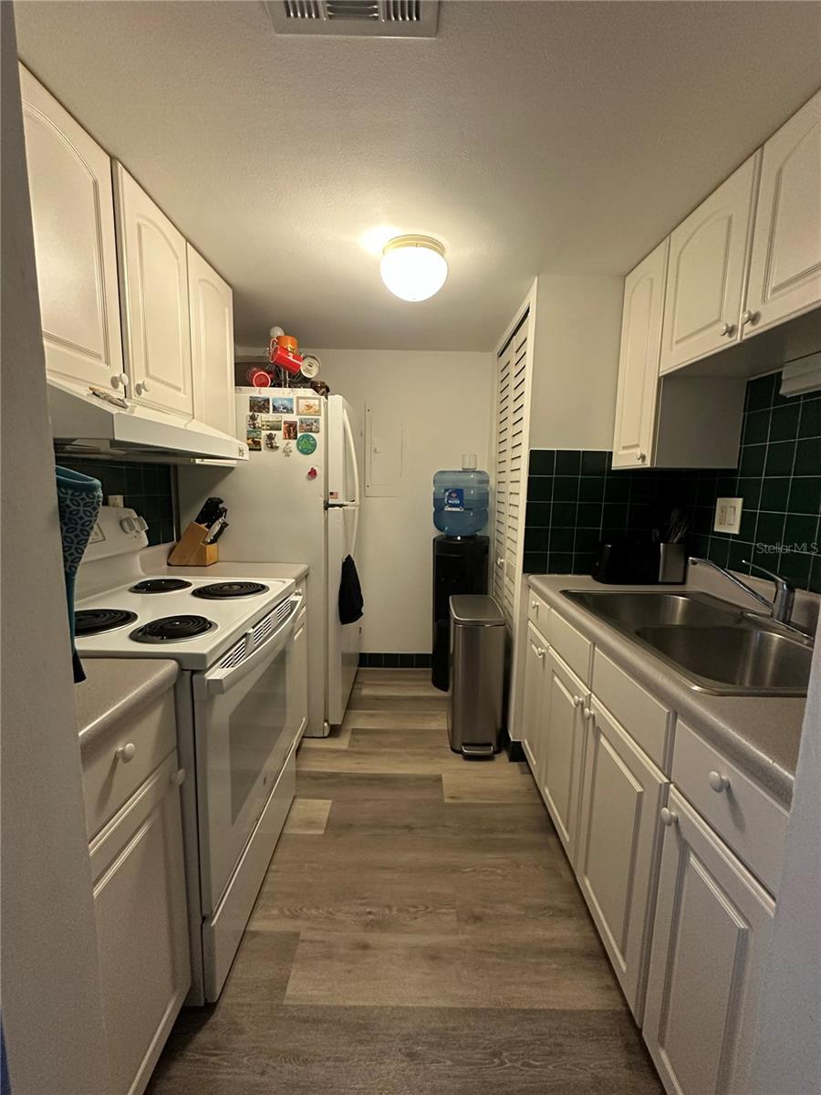 1084 82ND TER N #1084E, ST PETERSBURG, FL — photo 8