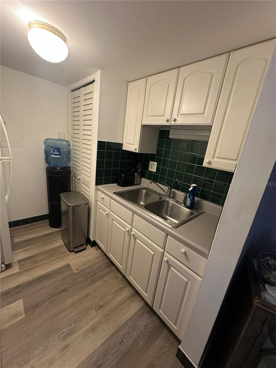 1084 82ND TER N #1084E, ST PETERSBURG, FL — photo 10