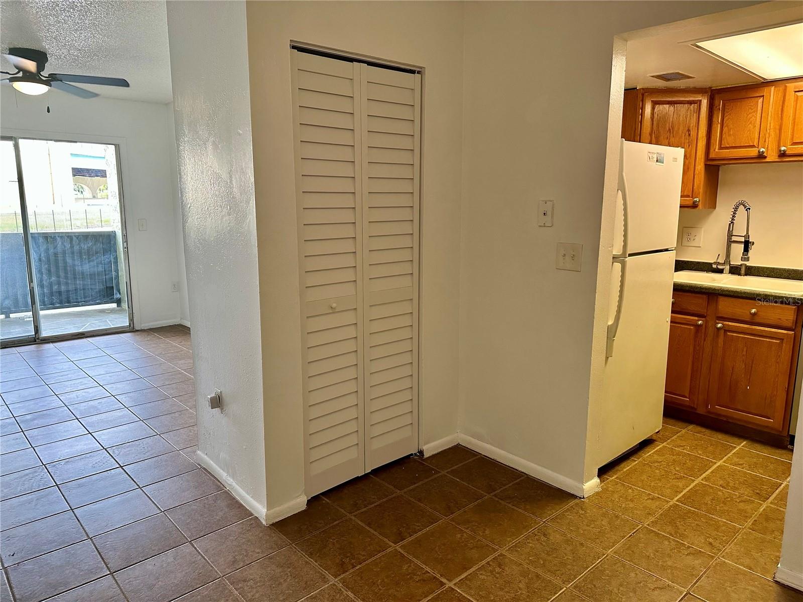 946 LAKE DESTINY RD #E, ALTAMONTE SPRINGS, FL — photo 4