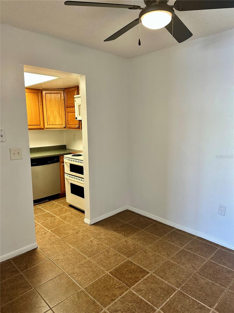 946 LAKE DESTINY RD #E, ALTAMONTE SPRINGS, FL — photo 8