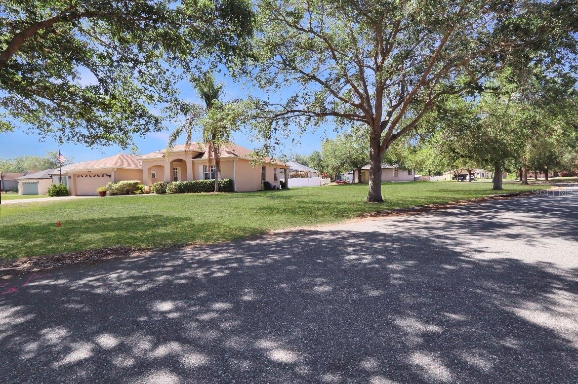 12929 REGIMENT DR, GRAND ISLAND, FL — photo 15