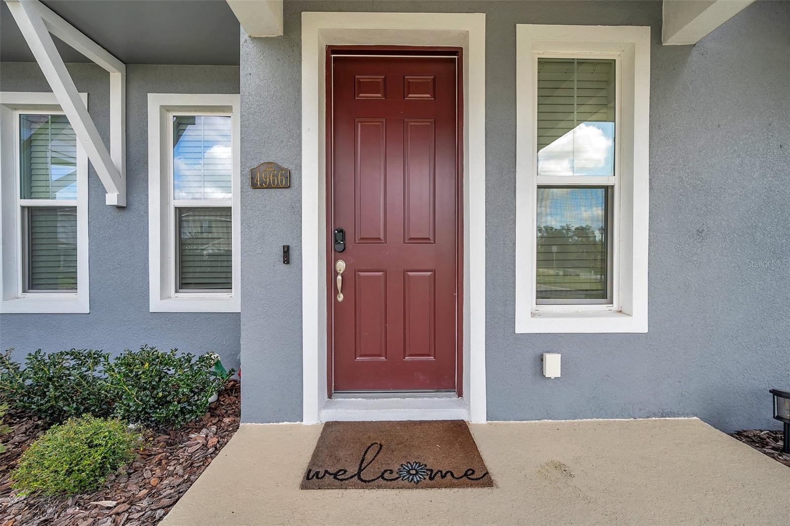 4966 AVALON PARK BLVD, WESLEY CHAPEL, FL