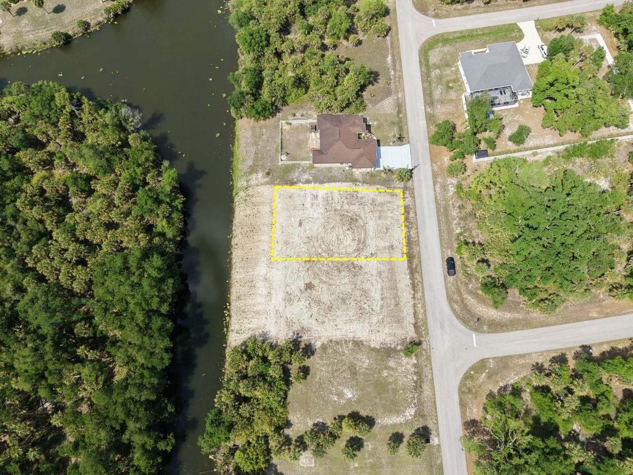 553 PEMBROKE DR, PORT CHARLOTTE, FL