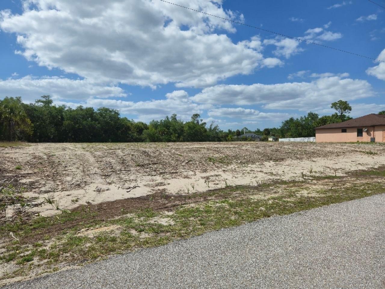 553 PEMBROKE DR, PORT CHARLOTTE, FL — photo 8