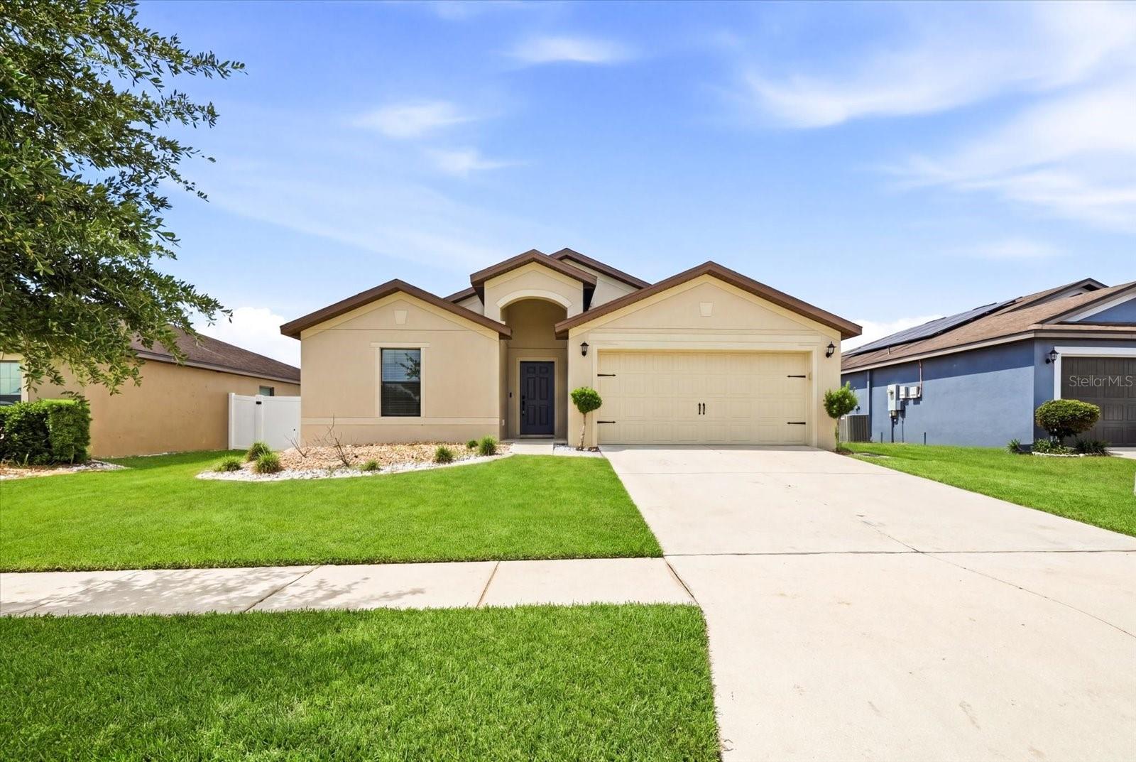 680 SWALLOWTAIL DR, HAINES CITY, FL — photo 2