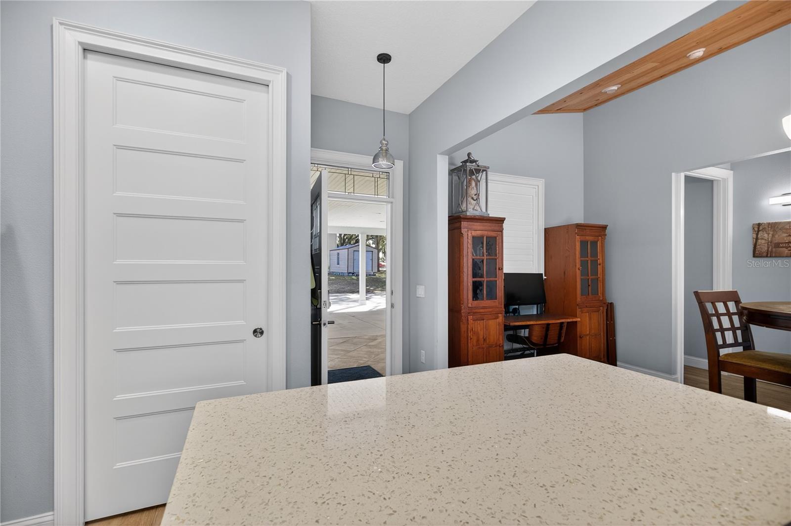 260 S CENTRAL AVE, UMATILLA, FL — photo 12