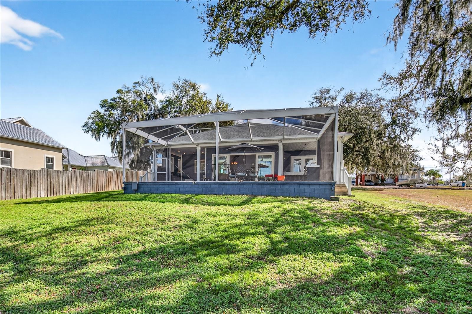 260 S CENTRAL AVE, UMATILLA, FL — photo 57