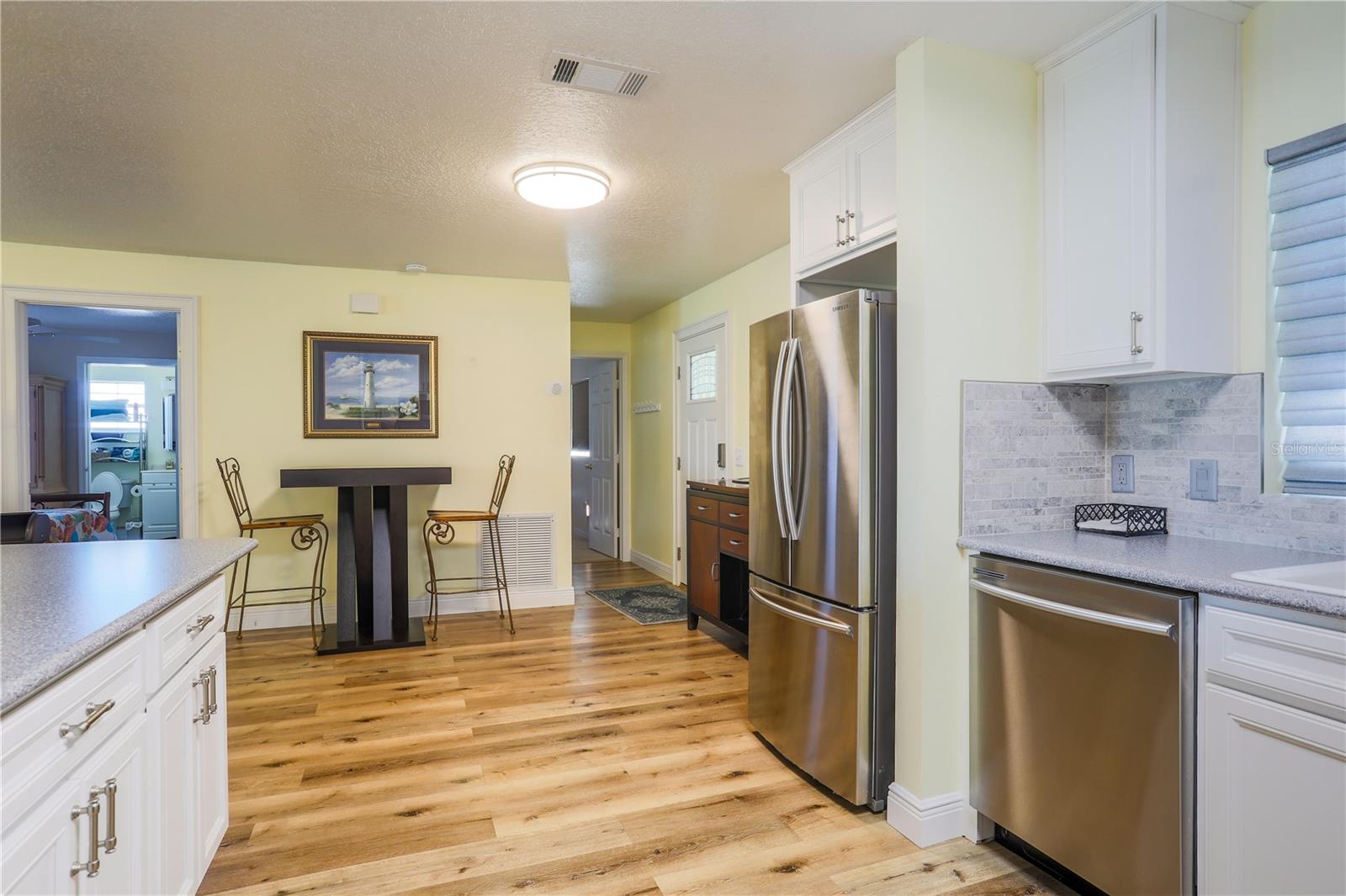 260 S CENTRAL AVE, UMATILLA, FL — photo 15
