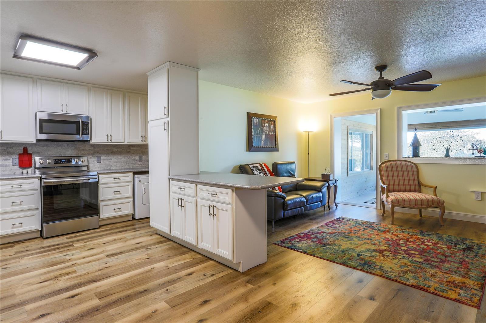 260 S CENTRAL AVE, UMATILLA, FL — photo 18